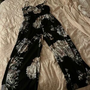 Woman’s flower light weight jumpsuit large